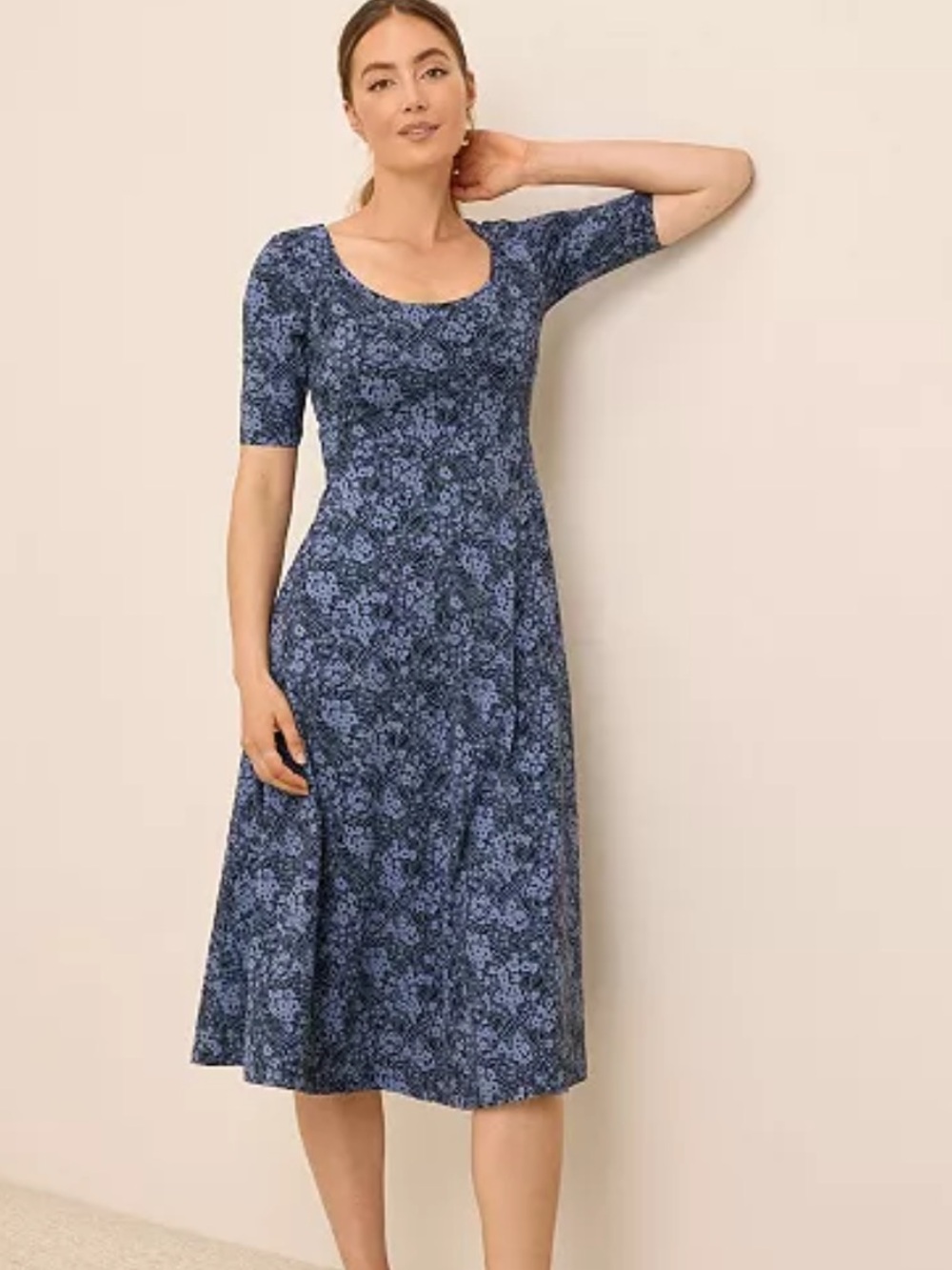 Pact Fit & Flare
Signature Scoop Dress
Made With Organic Cotton Size XS.